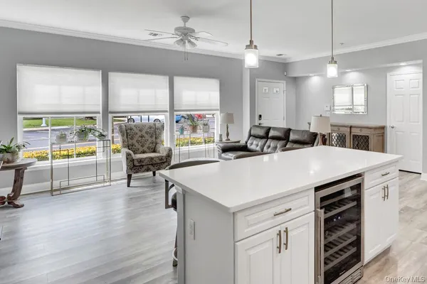 $639,999 | 103 Narragansett Villas Drive, Lindenhurst, NY 11757