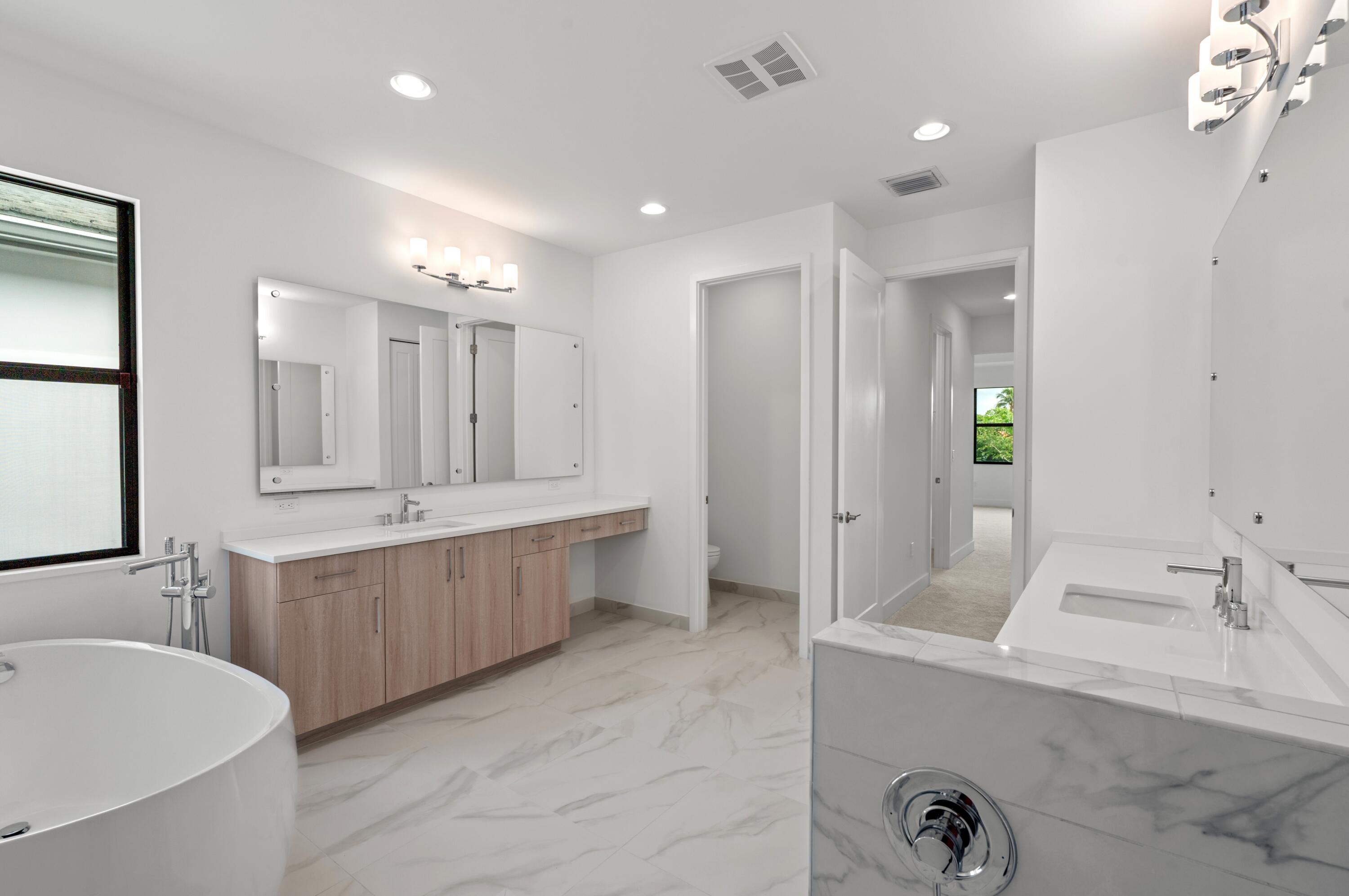 8539 Ganton Drive Boca Raton, FL 33434 - Photo 27 of 49 Primary Bathroom