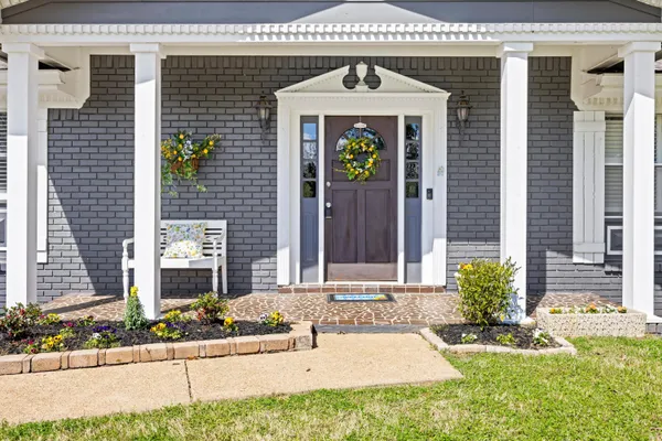 $380,000 | 483 King Crest Lane, Hixson, TN 37343