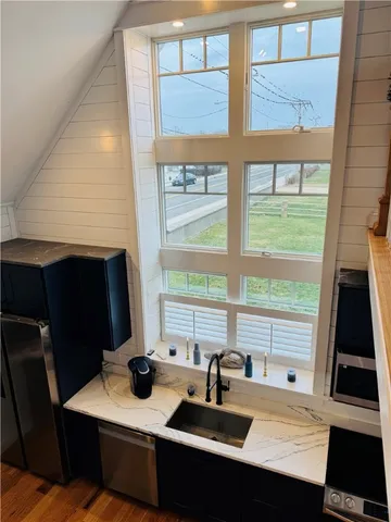 $1,600,000 | 395 Park Avenue, Portsmouth, RI 02871