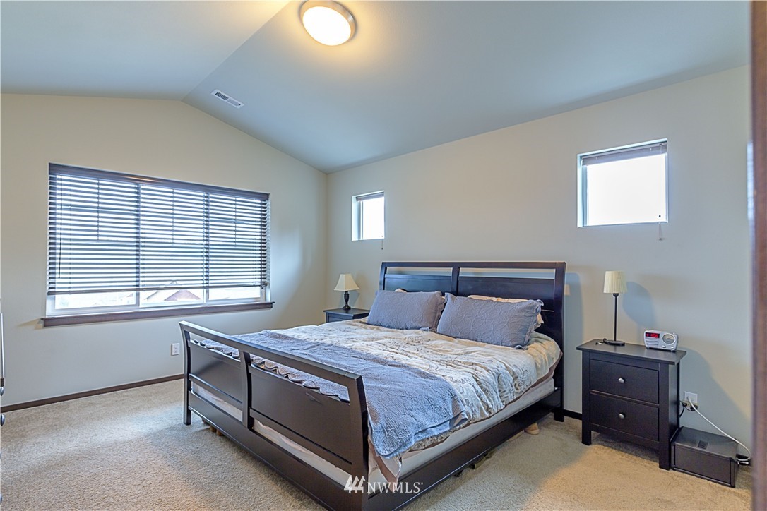322 171st Street Southeast Bothell, WA 98012 - Photo 11 of 23