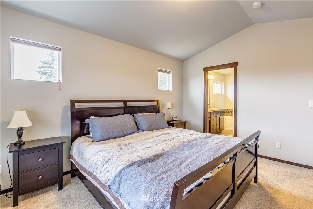 322 171st Street Southeast Bothell, WA 98012 - Photo 12 of 23