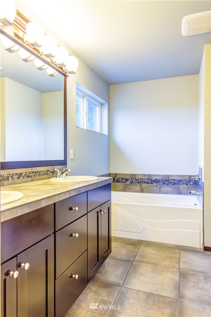 322 171st Street Southeast Bothell, WA 98012 - Photo 13 of 23