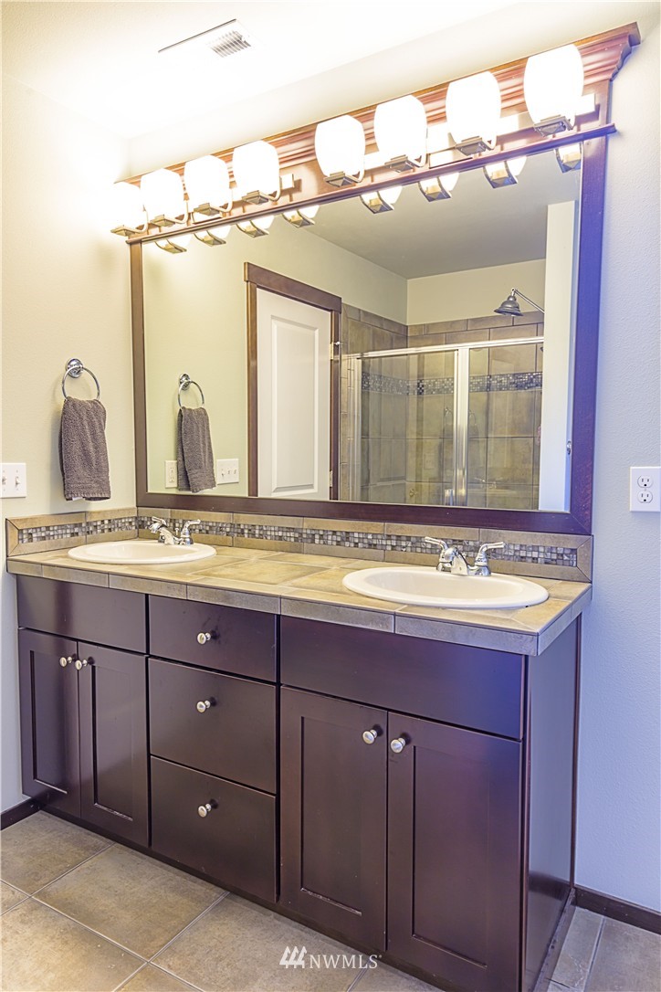 322 171st Street Southeast Bothell, WA 98012 - Photo 14 of 23