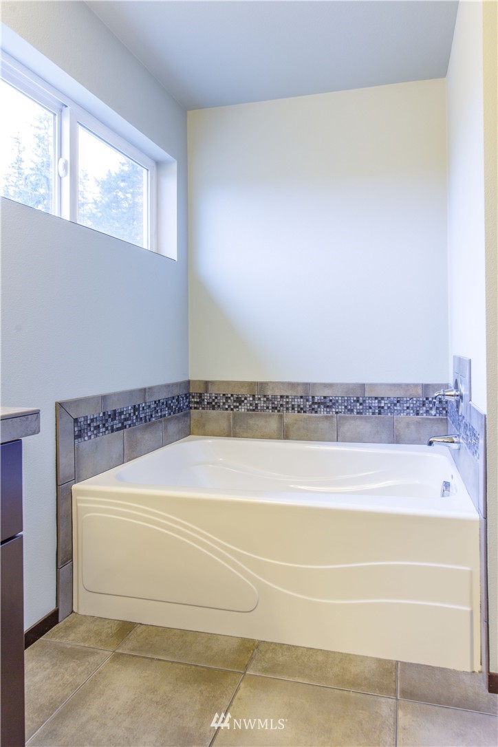 322 171st Street Southeast Bothell, WA 98012 - Photo 16 of 23