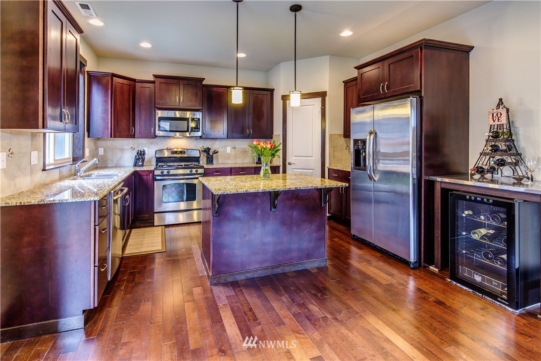 322 171st Street Southeast Bothell, WA 98012 - Photo 3 of 23