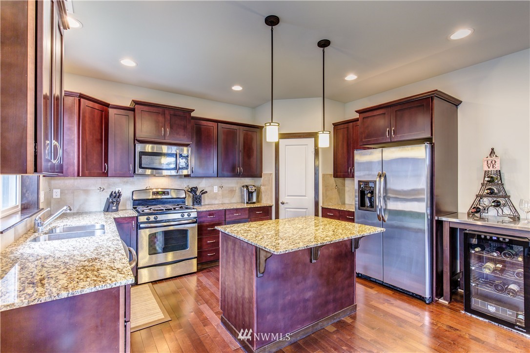 322 171st Street Southeast Bothell, WA 98012 - Photo 4 of 23