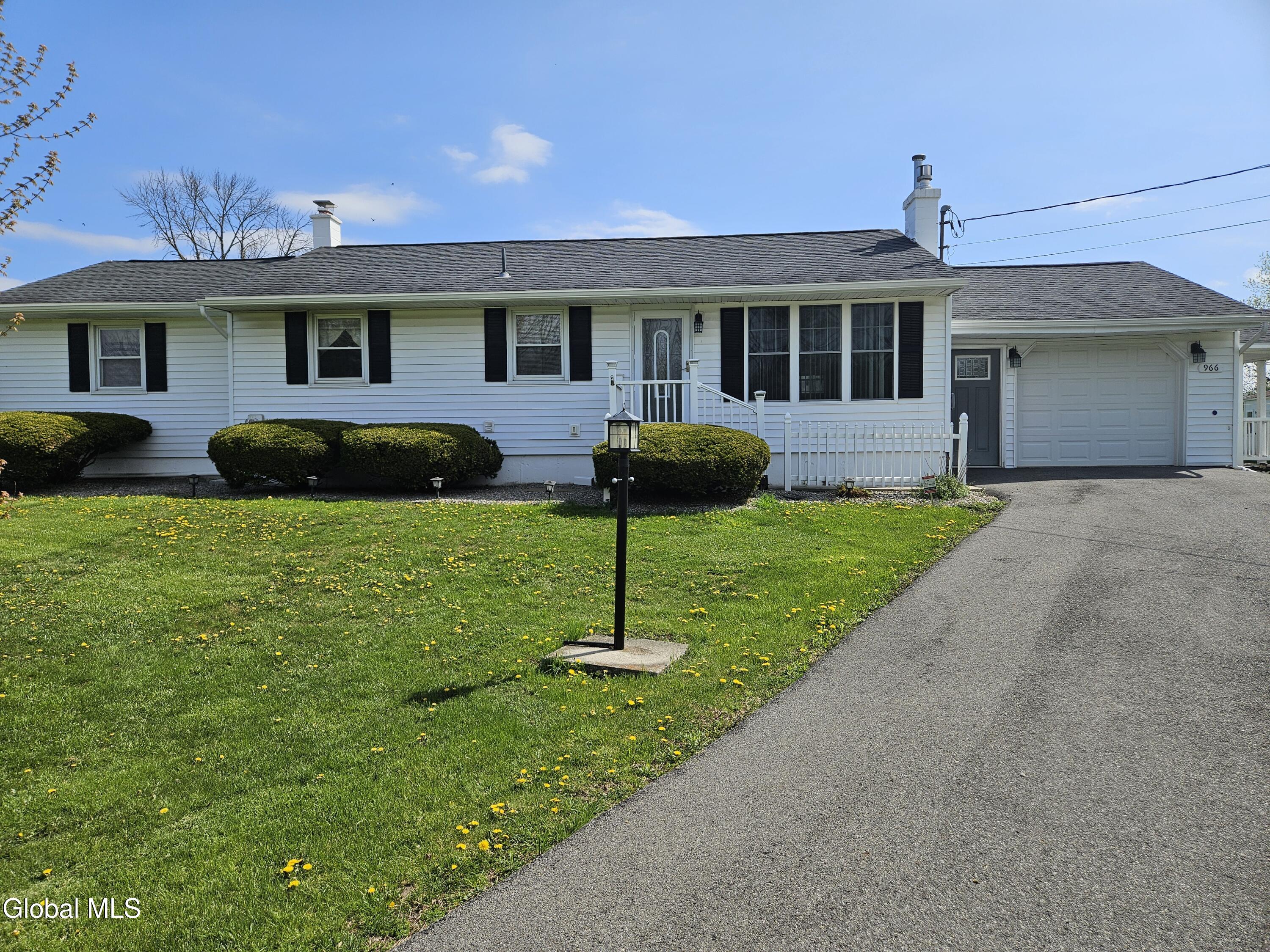 966 Fort Hunter Road Amsterdam, NY 12010 - Photo 3 of 14 20260429_104337