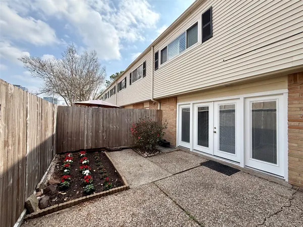 $2,550 | 13132 Trail Hollow Drive, Unit 3132, Houston, TX 77079