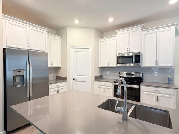 $2,995 | 17063 Quicksilver Avenue, Winter Garden, FL 34787
