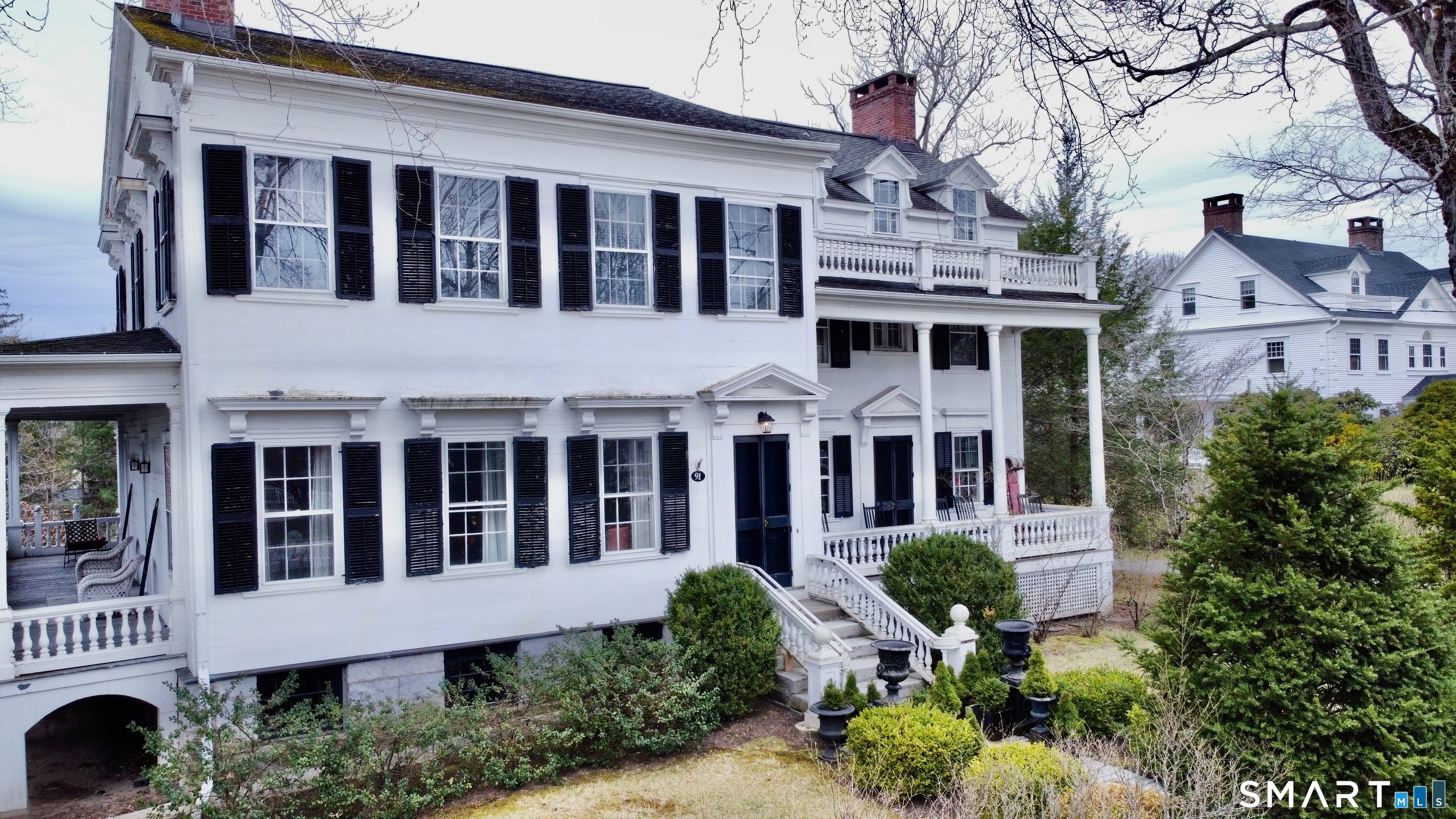 91 North Street Litchfield, CT 06759 - Photo 40 of 40 front view of a house with a yard