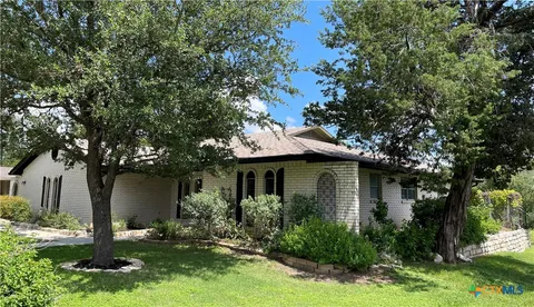 $425,000 | 17 Oakmont Circle, Belton, TX 76513