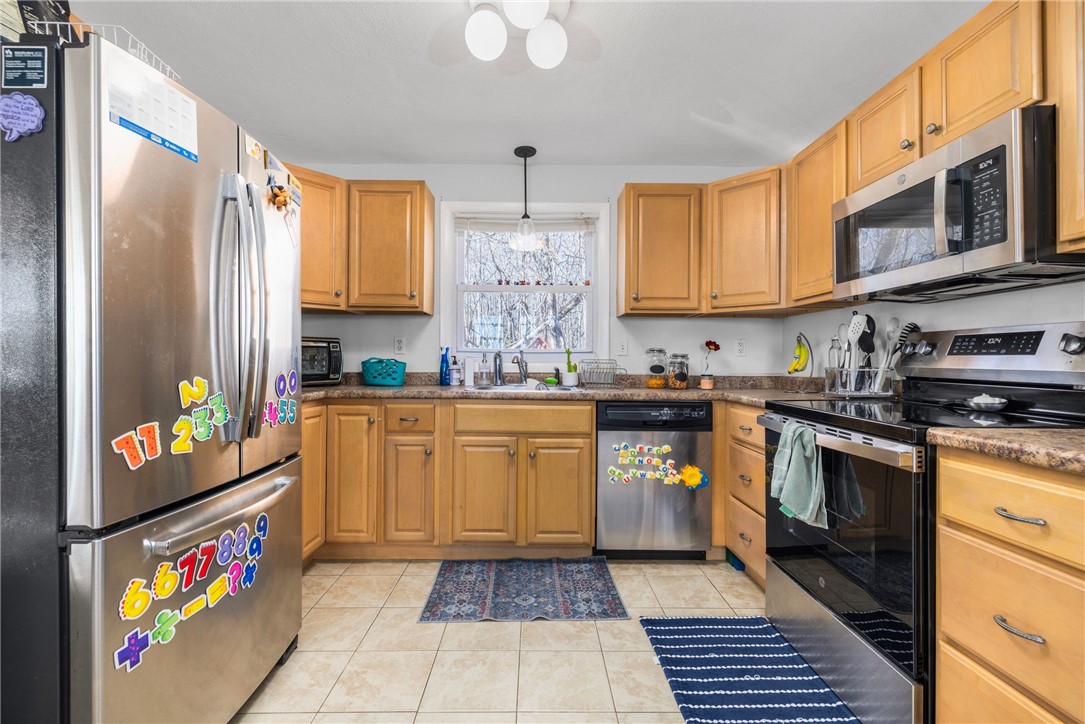 1059 East Shore Road Jamestown, RI 02835 - Photo 14 of 35 Efficient kitchen design.