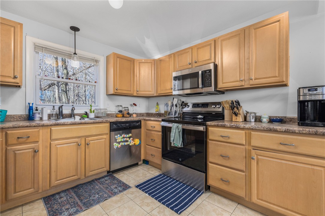 1059 East Shore Road Jamestown, RI 02835 - Photo 15 of 35 Counter appliances are the current tenants belongings.