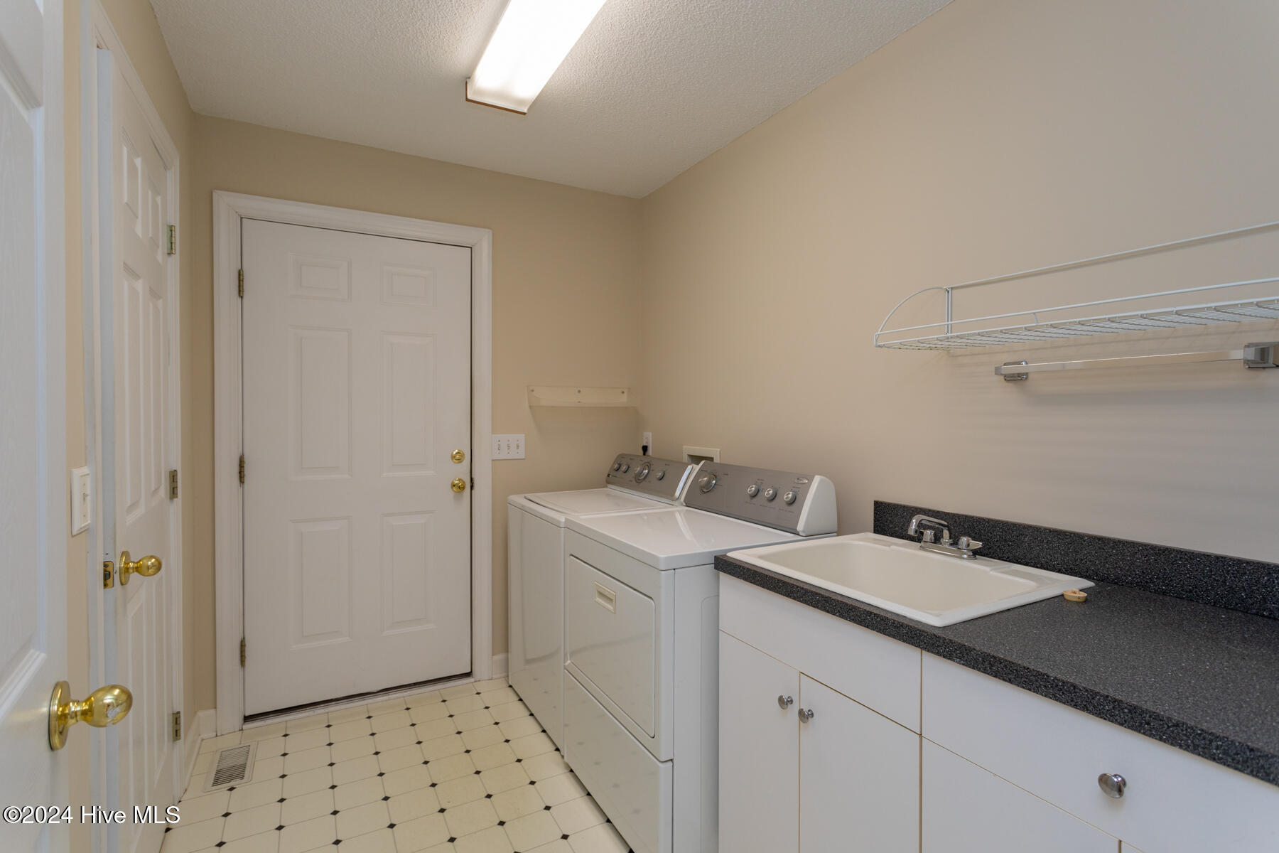 108 Vanore Road West End, NC 27376 - Photo 26 of 33 laundry room
