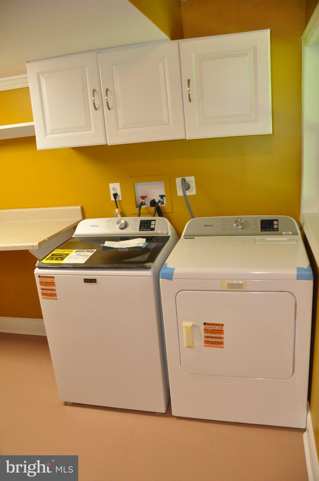 28 Henry Way Linden, VA 22642 - Photo 23 of 39 a utility room with dryer and washer
