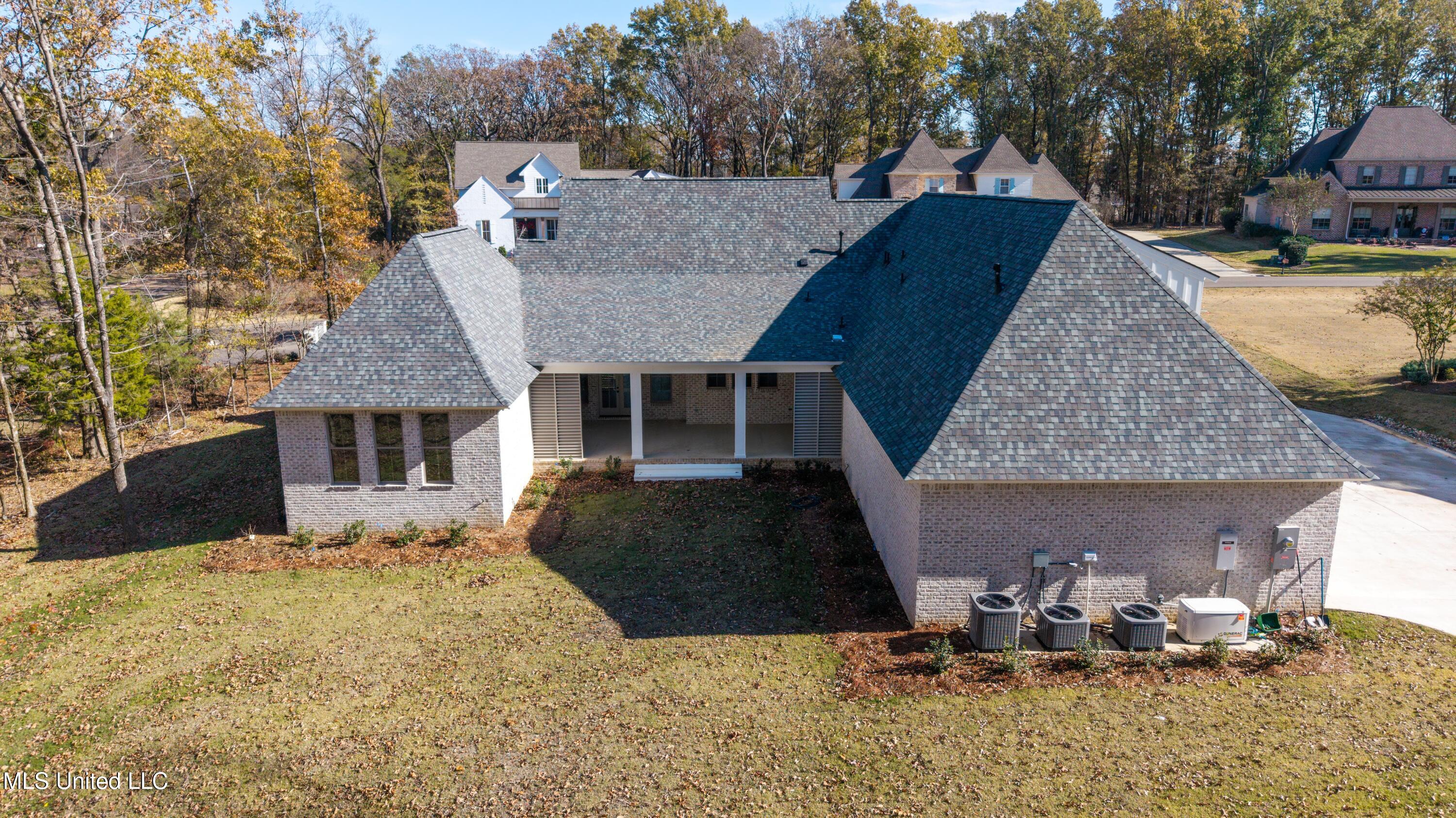 103 Silverleaf Drive Madison, MS 39110 - Photo 8 of 51 DJI_20251209124955_0092_D