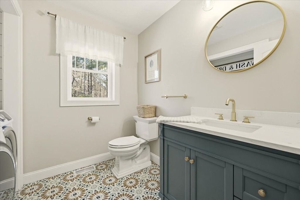 620 Burt Street Taunton, MA 02780 - Photo 20 of 34