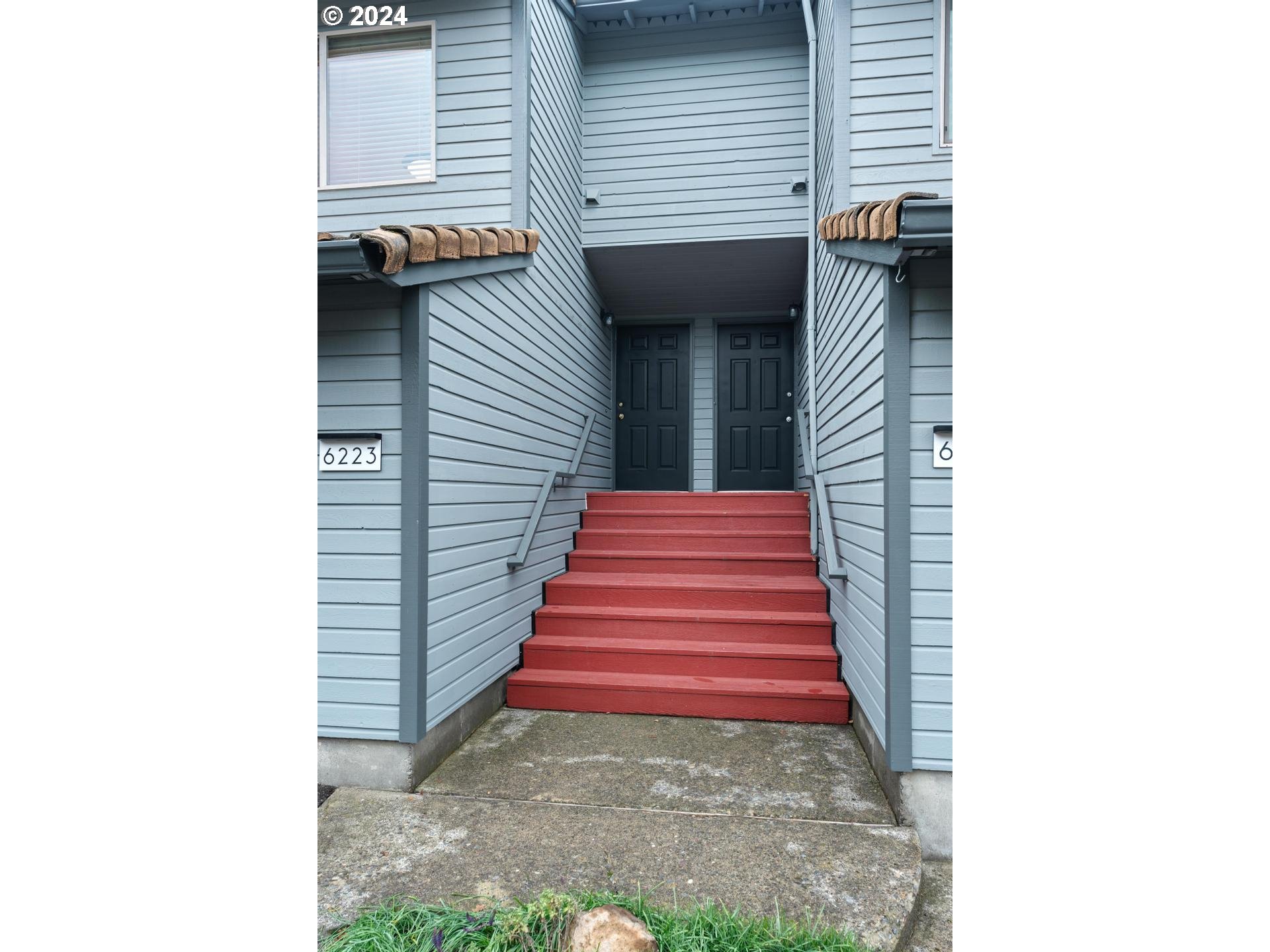 6223 Meridian Circle West Linn, OR 97068 - Photo 5 of 45 a view of a backyard with sitting area