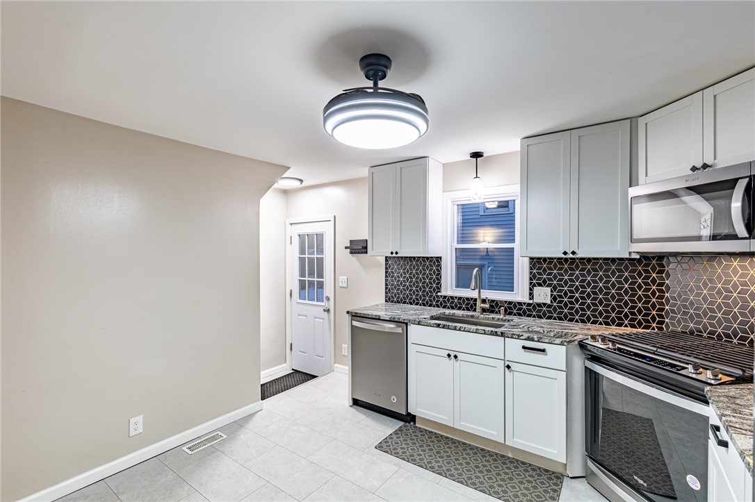 1043 Britton Road Greece, NY 14616 - Photo 11 of 31