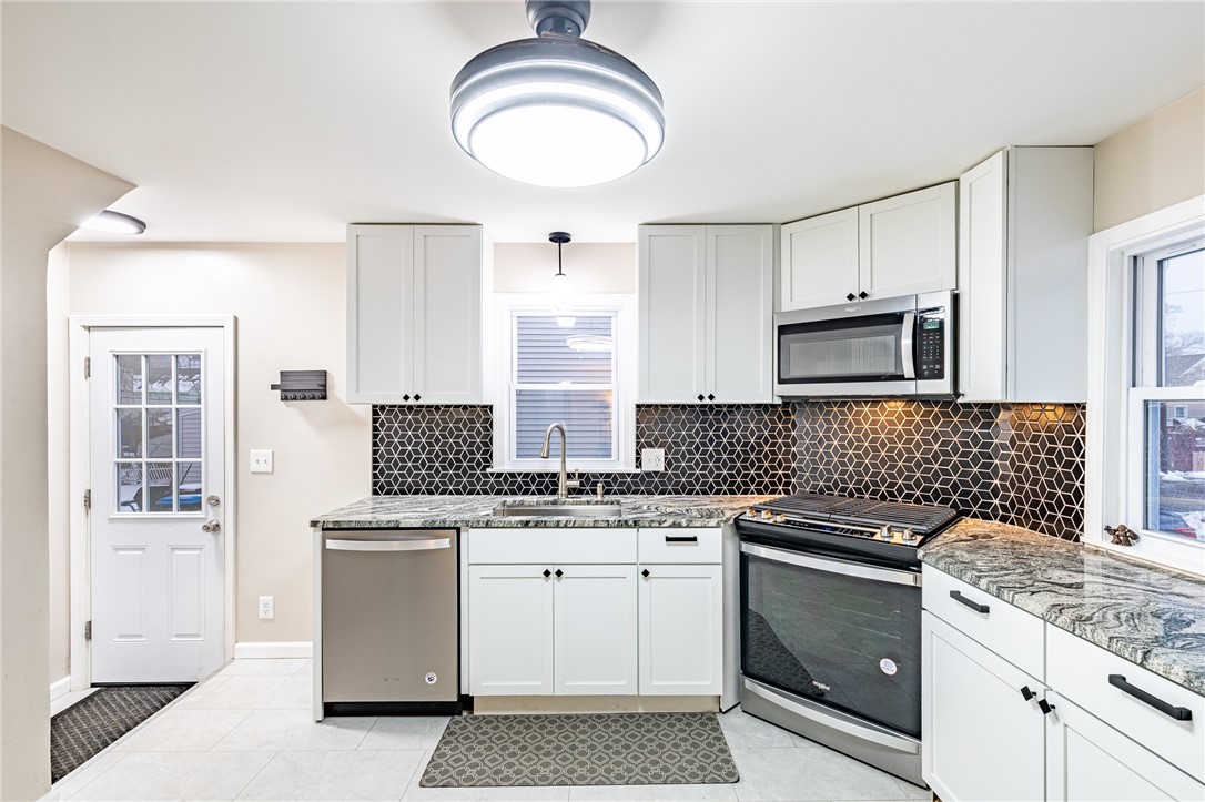 1043 Britton Road Greece, NY 14616 - Photo 8 of 31