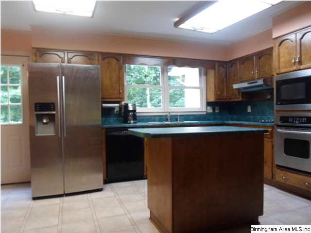 2302 Kristen Circle Pelham, AL 35124 - Photo 6 of 28