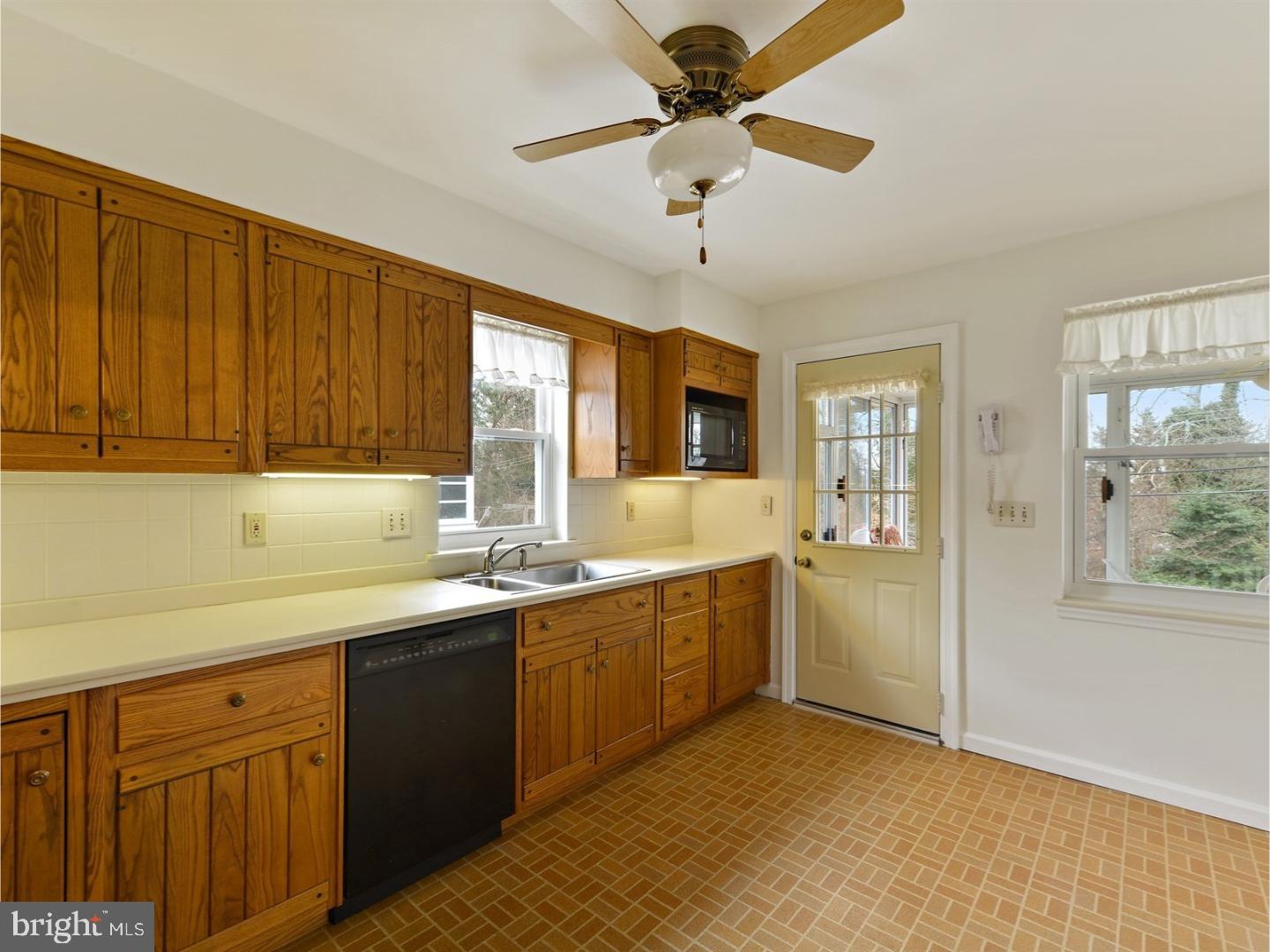 479 Granite Terrace Springfield, PA 19064 - Photo 8 of 25 Kitchen