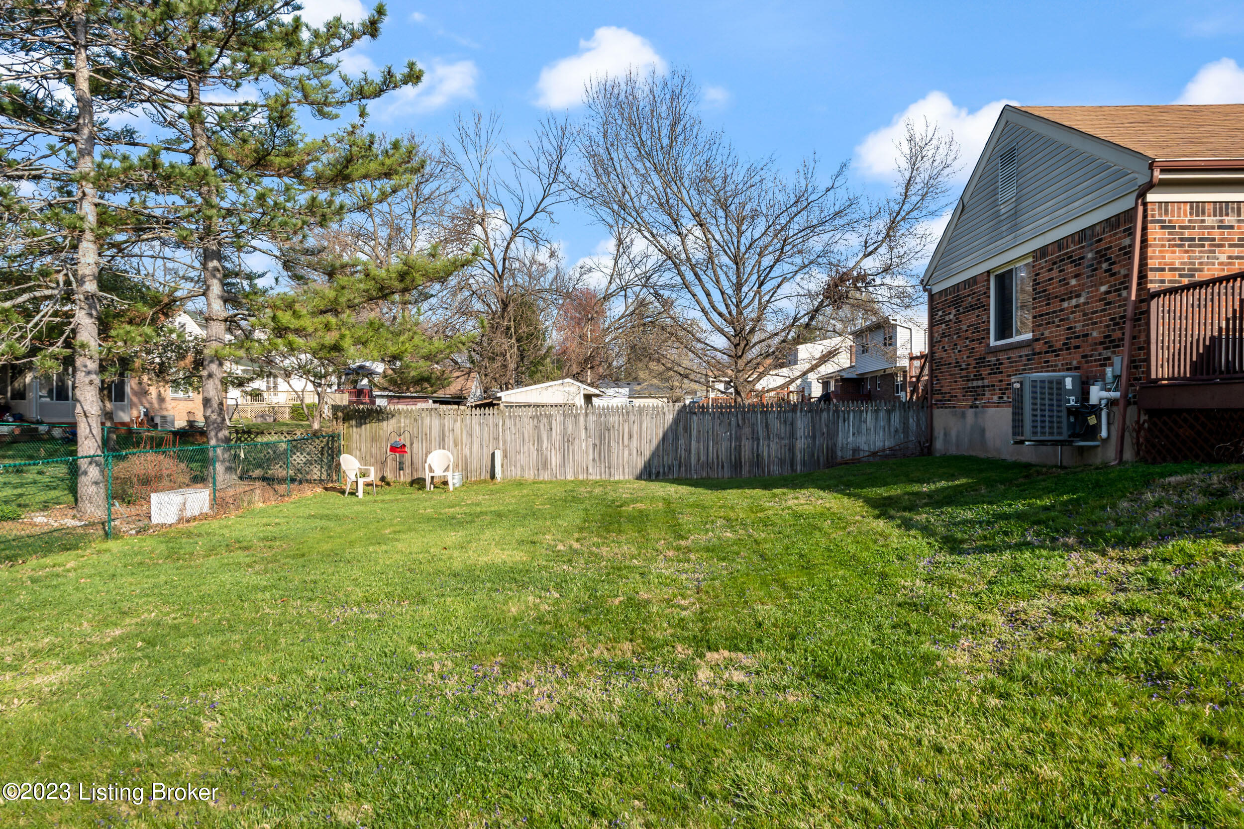 304 Hemingway Road Louisville, KY 40207 - Photo 6 of 55 304 Hemingway Rd-06
