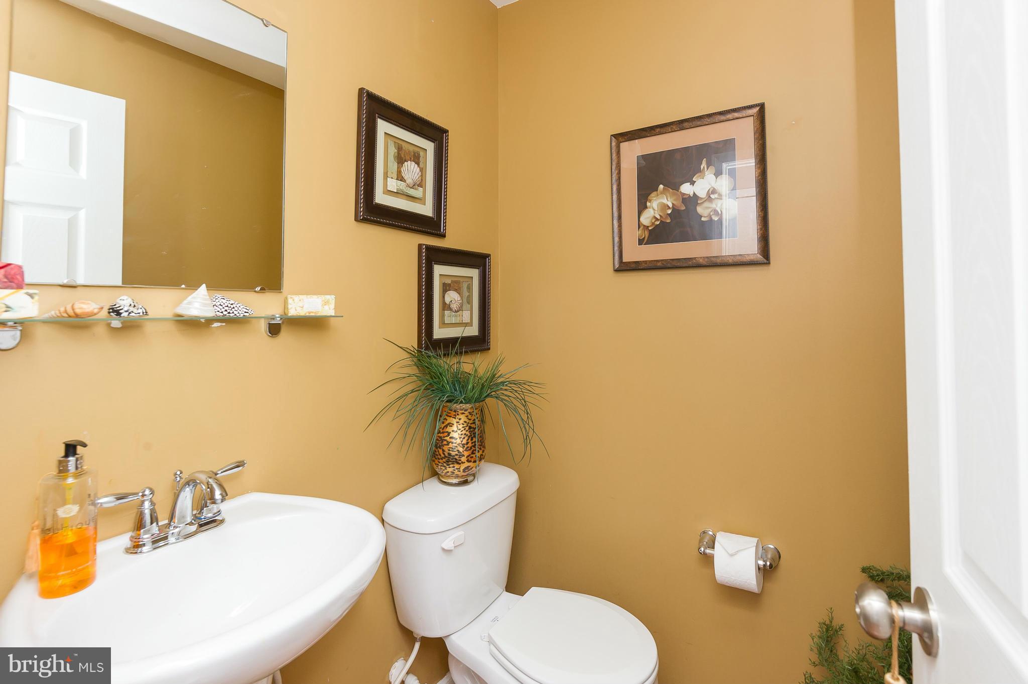 7804 Longridge Road Baltimore, MD 21236 - Photo 7 of 28 Bath