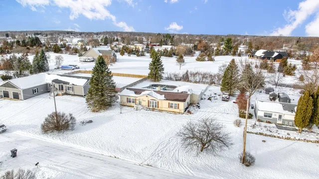 $199,000 | 224 Ambler Drive, Brooklyn, MI 49230