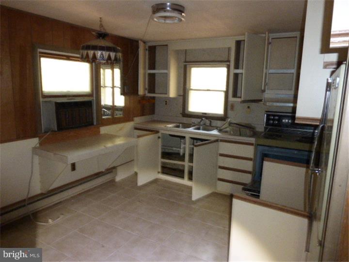 218 Line Road Kennett Square, PA 19348 - Photo 4 of 9 Gallery Image 4