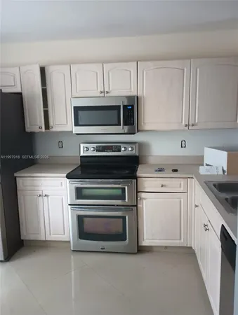 $4,000 | 20861 Northwest 4th Street, Pembroke Pines, FL 33029