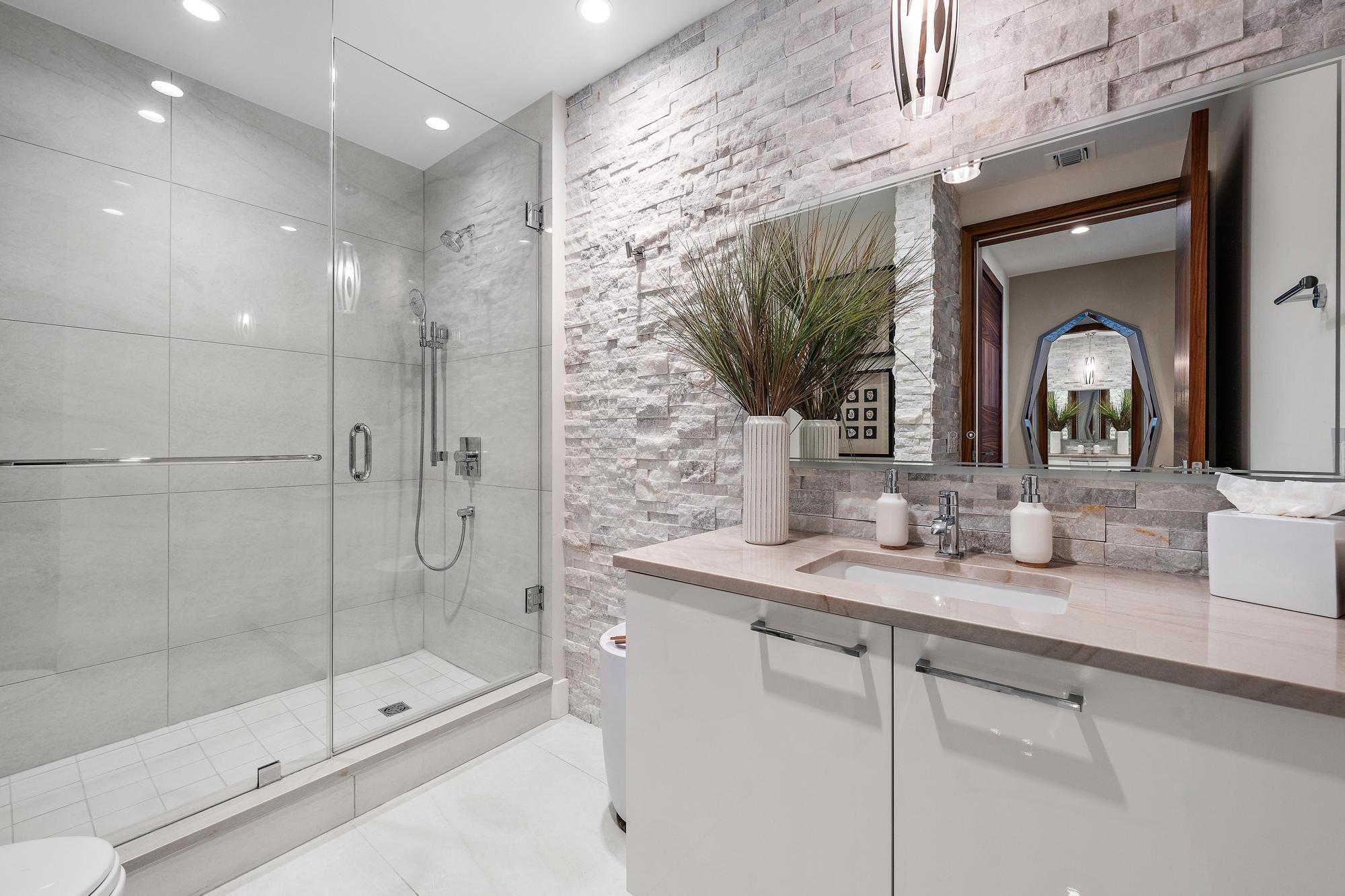 5000 North Ocean Drive, Unit 1601 Singer Island, FL 33404 - Photo 39 of 60 Guest Bath 3