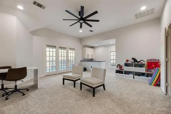 $750,000 | 9101 Cypress Creek Road, Lantana, TX 76226