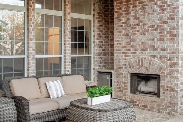 $750,000 | 9101 Cypress Creek Road, Lantana, TX 76226