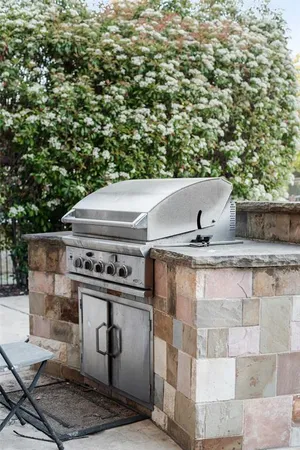 $750,000 | 9101 Cypress Creek Road, Lantana, TX 76226