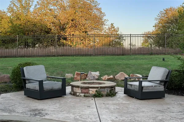 $750,000 | 9101 Cypress Creek Road, Lantana, TX 76226