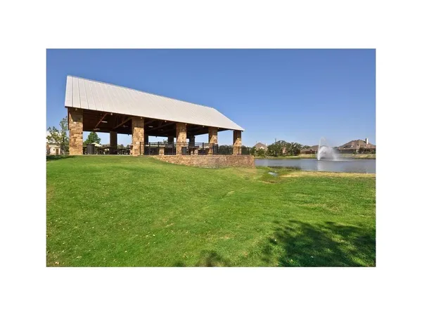 $750,000 | 9101 Cypress Creek Road, Lantana, TX 76226