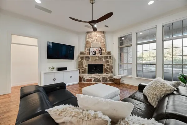 $750,000 | 9101 Cypress Creek Road, Lantana, TX 76226