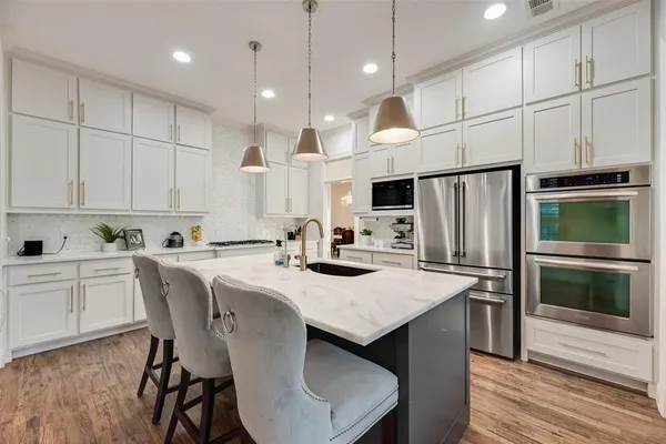 $750,000 | 9101 Cypress Creek Road, Lantana, TX 76226