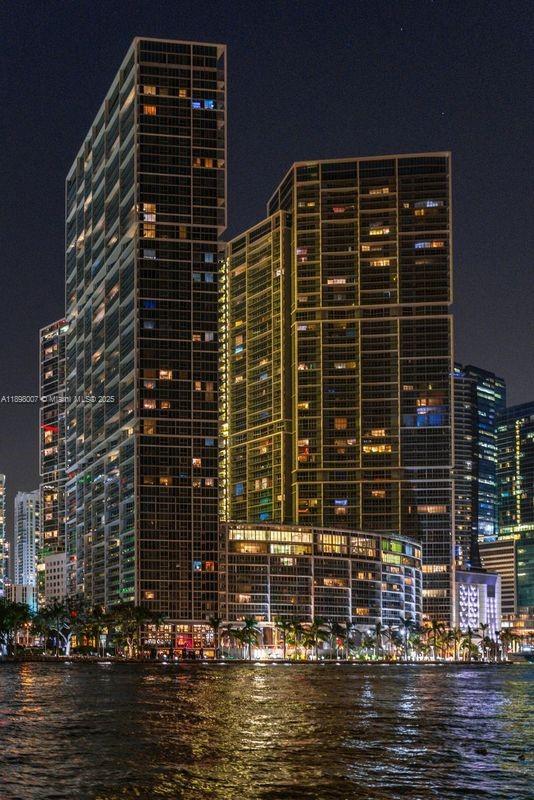 465 Brickell Avenue, Unit 1602 Miami, FL 33131 - Photo 29 of 30 a front view of a building