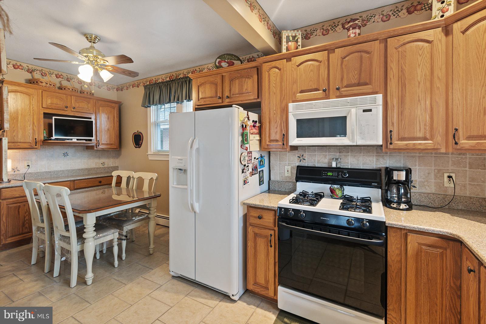 327 Kenmore Road Havertown, PA 19083 - Photo 22 of 41