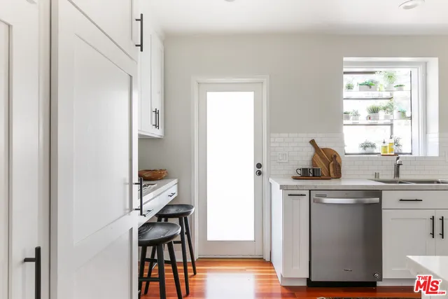 $1,420,000 | 825 North Catalina Street, Burbank, CA 91505