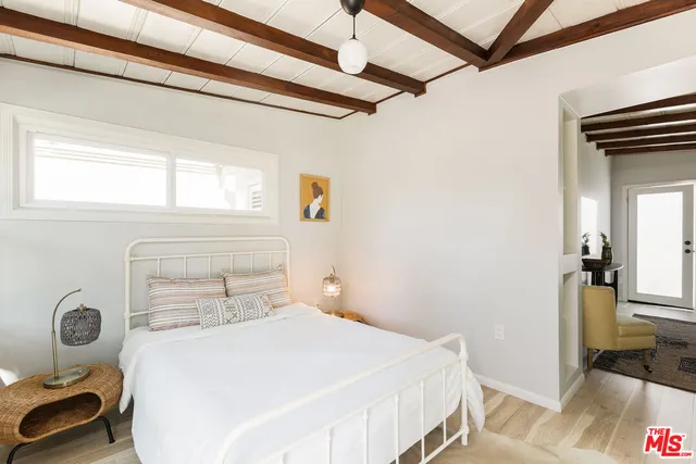 $1,420,000 | 825 North Catalina Street, Burbank, CA 91505