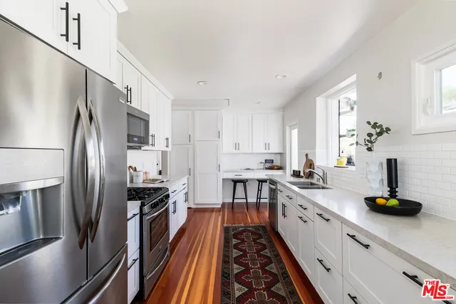 $1,420,000 | 825 North Catalina Street, Burbank, CA 91505