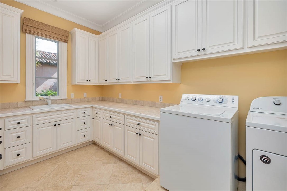 117 Hawkins Island Circle St. Simons Island, GA 31522 - Photo 26 of 65 Launfry room