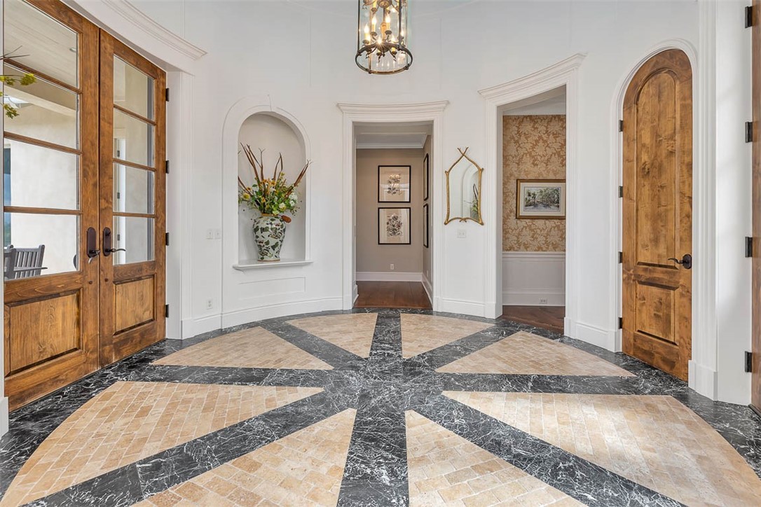 117 Hawkins Island Circle St. Simons Island, GA 31522 - Photo 7 of 65 Foyer entrance