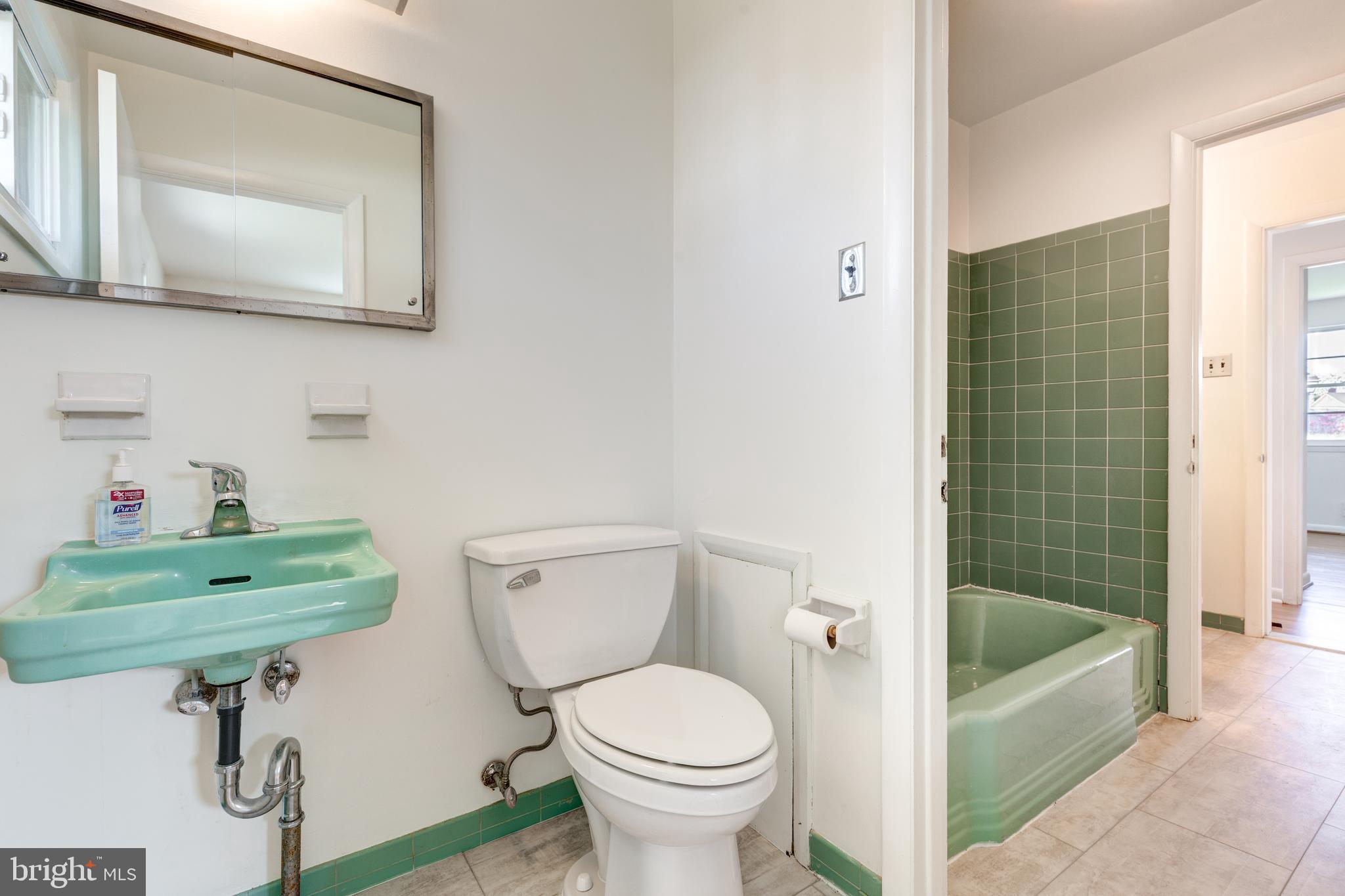 9201 Bengal Road Randallstown, MD 21133 - Photo 20 of 32 Main Level Full Bath