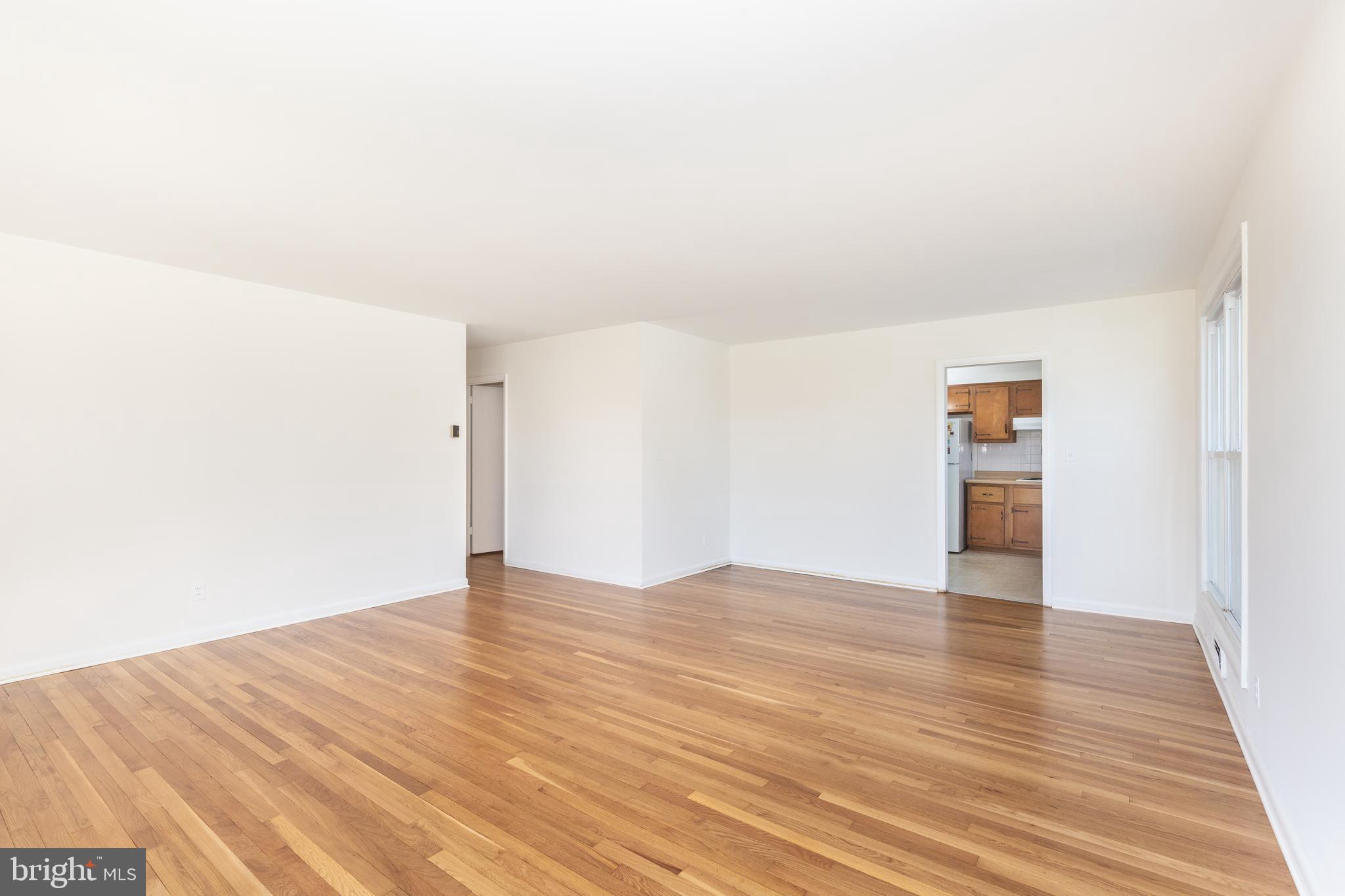 9201 Bengal Road Randallstown, MD 21133 - Photo 7 of 32 Living Room