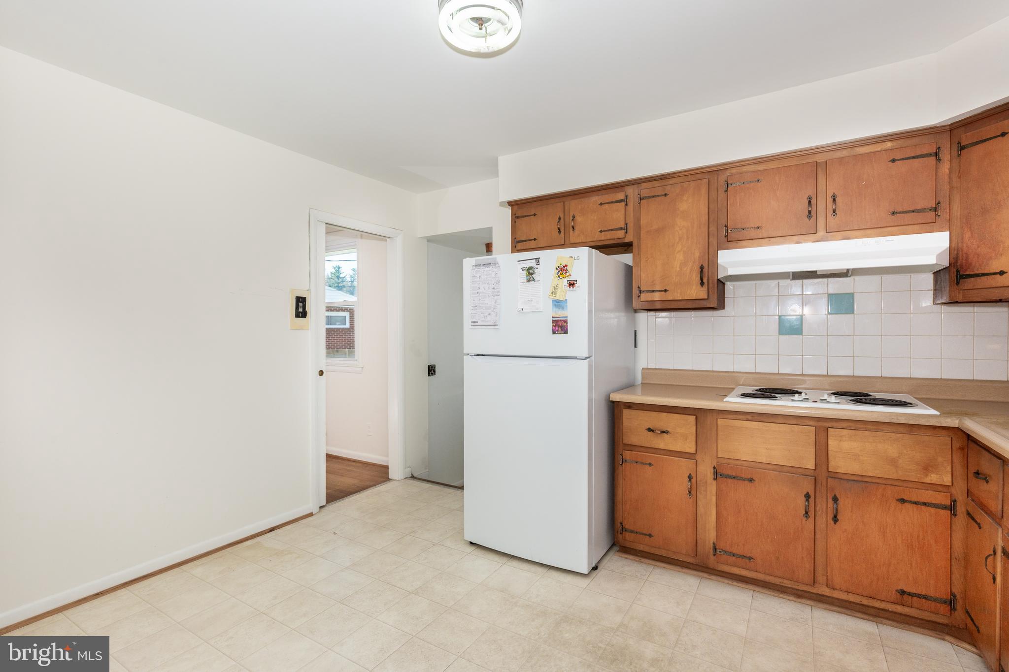 9201 Bengal Road Randallstown, MD 21133 - Photo 9 of 32 Kitchen